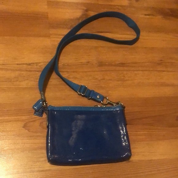 Coach Poppy Leather Swingpack Crossbody Bag Blue Patent Purse - Picture 4 of 5